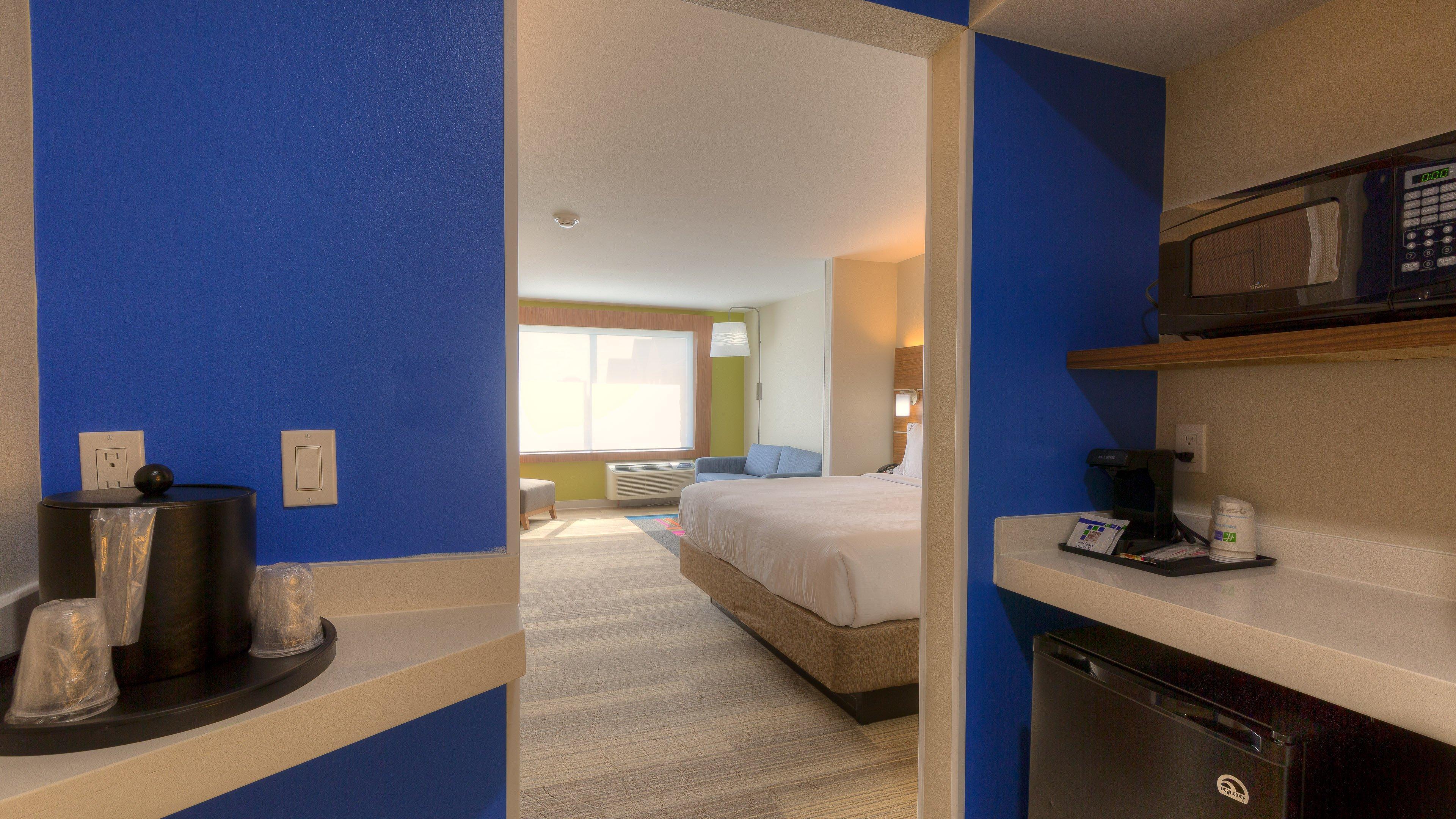 Holiday Inn Express & Suites Tulsa Midtown, An Ihg Hotel Exterior photo